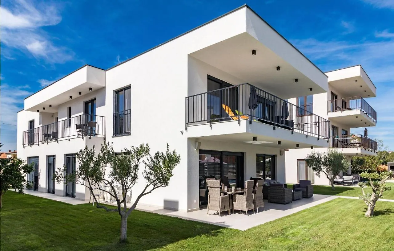 Awesome Apartment In Medulin With Kitchen