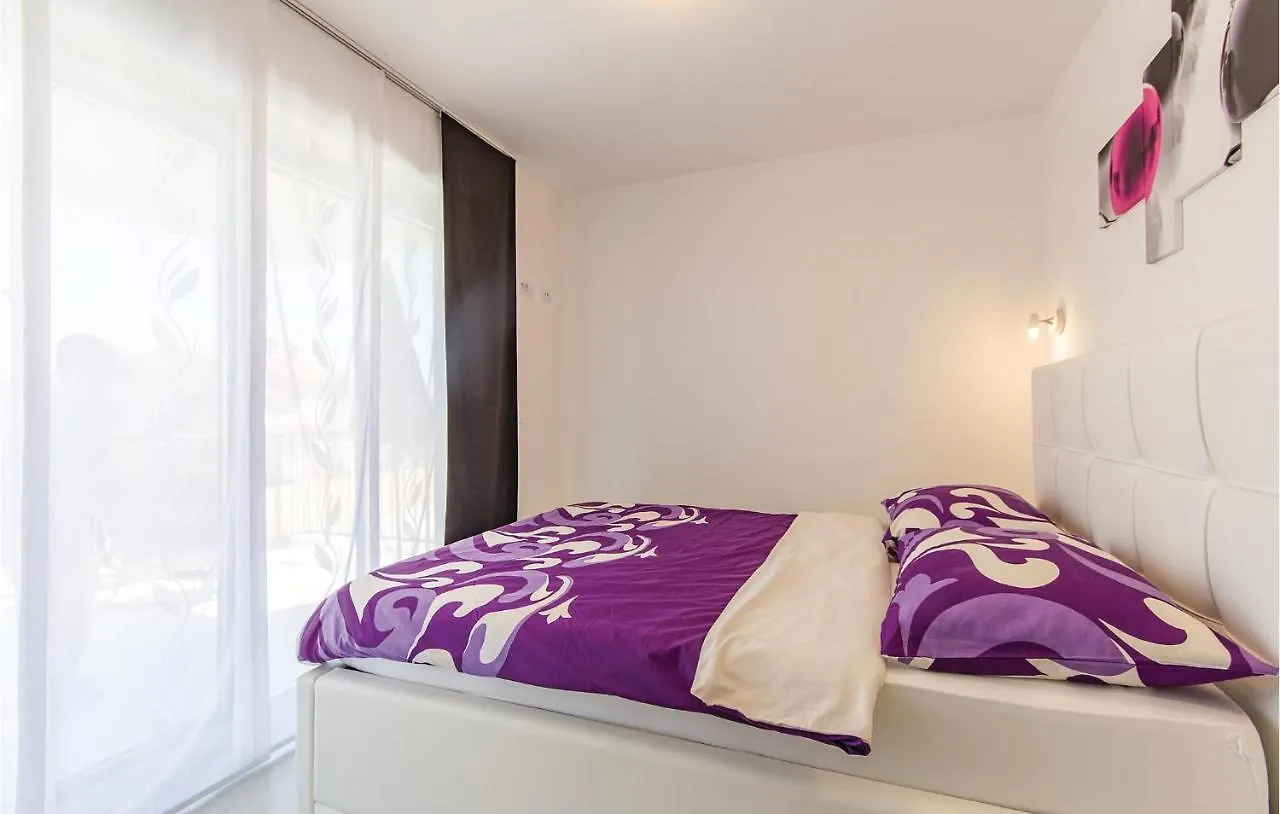 Awesome Apartment In Medulin With Kitchen 크로아티아