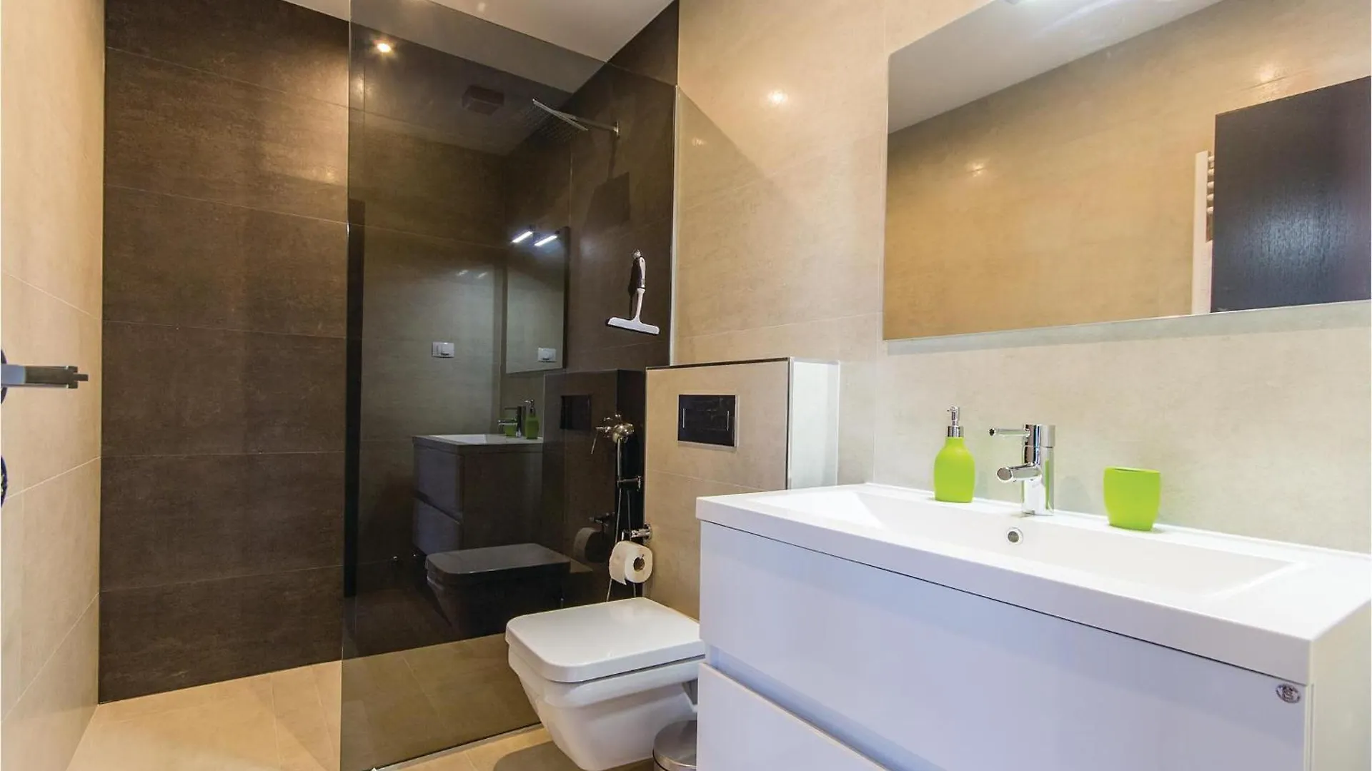 Awesome Apartment In Medulin With Kitchen 0*,
